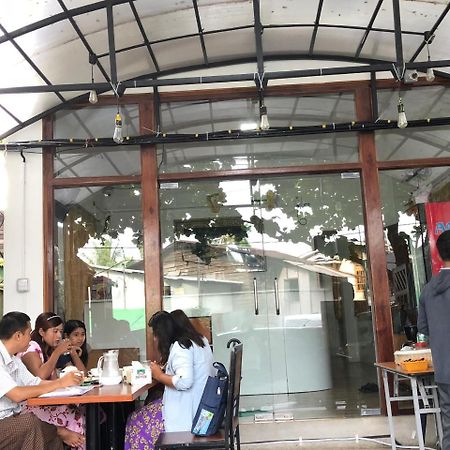 The Lodge Yangon Poshtel Exteriér fotografie