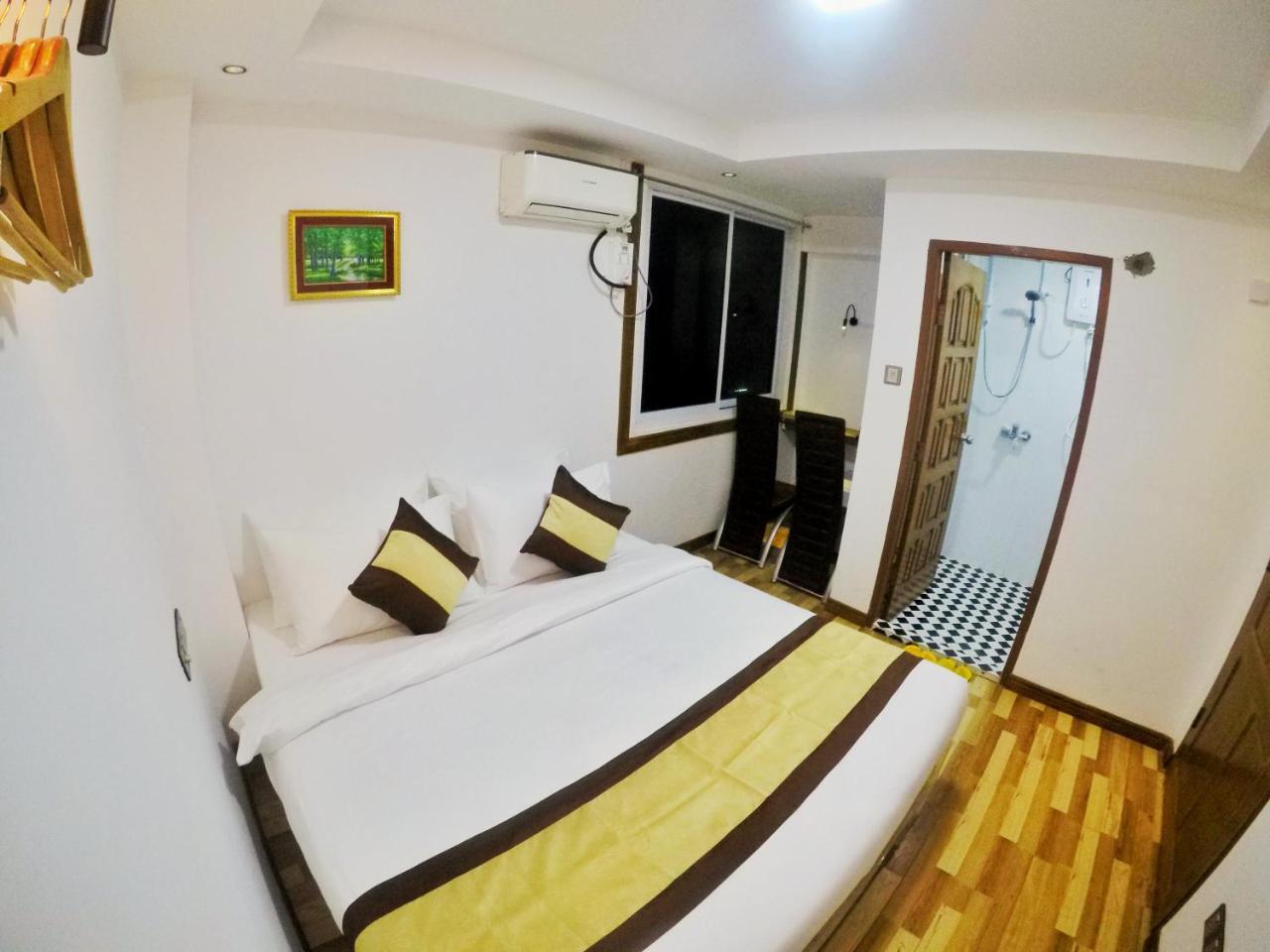 The Lodge Yangon Poshtel Exteriér fotografie