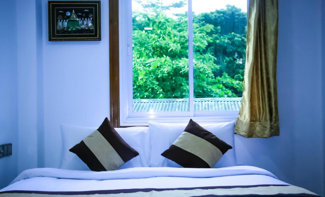 The Lodge Yangon Poshtel Exteriér fotografie
