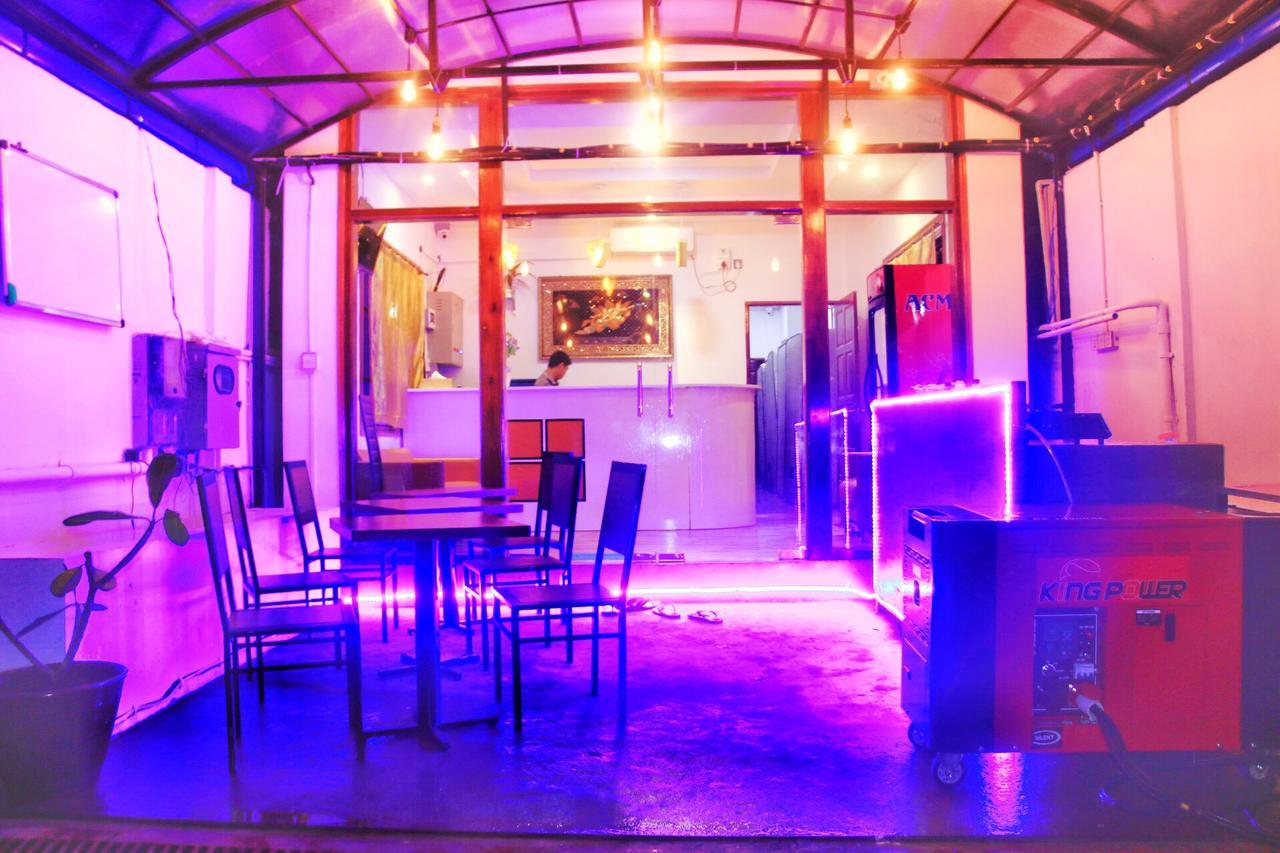 The Lodge Yangon Poshtel Exteriér fotografie